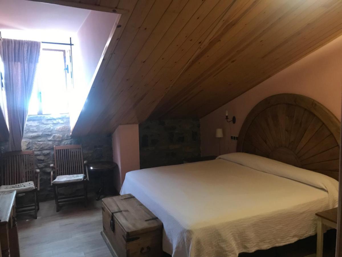 Hotel Villa Romanica Aínsa-Sobrarbe Extérieur photo